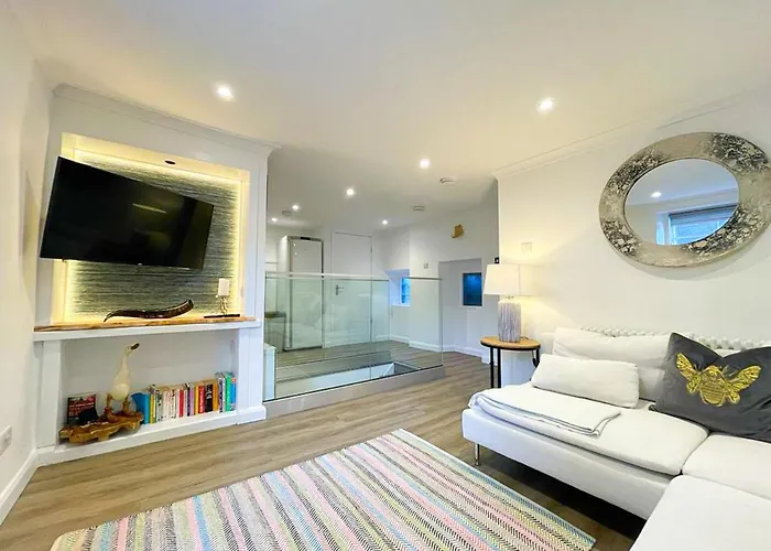 Top Cheap Hotels in South Queensferry, Scotland