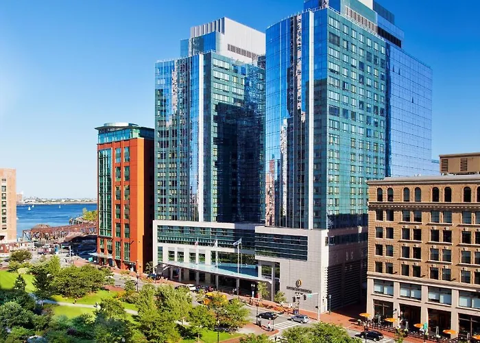 Discover the Best Boston Hotels Close to the Aquarium